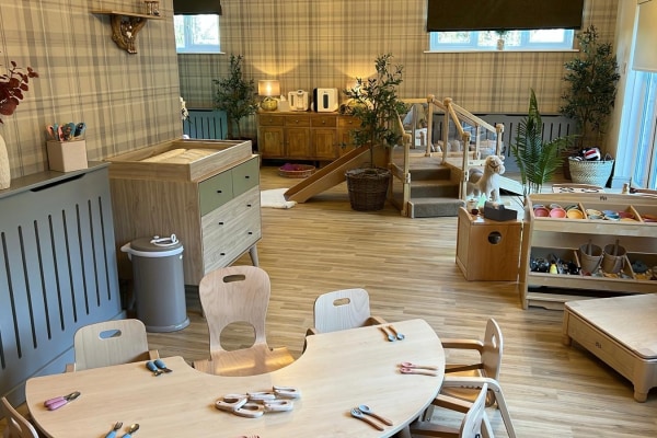 Yellow Brick Road, Newark, 29 Beacon Hill Road