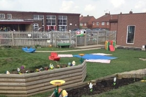 Little People Farfield, Farsley Farfield Primary School