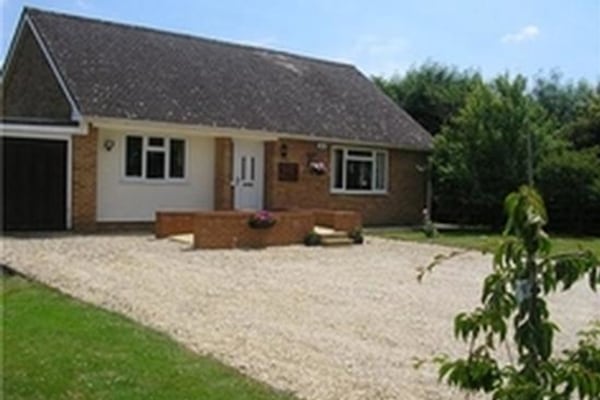 Manor Grove Montessori, Manor Farm Bungalow