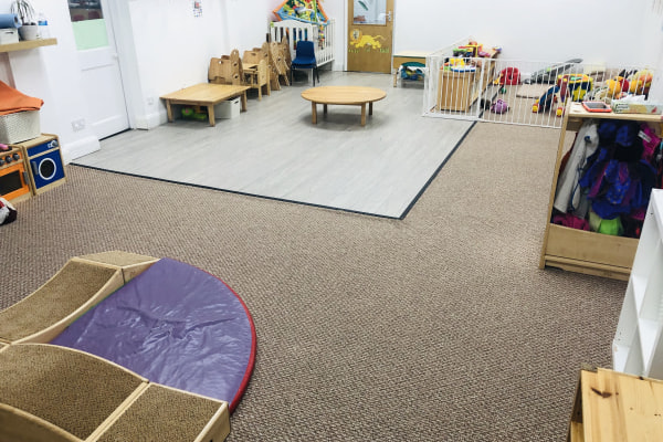 Snowflakes Day Nursery & Montessori UB2 4XD