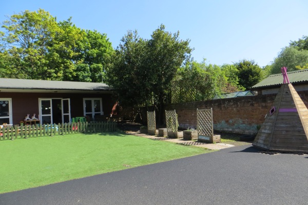 Glenhurst Nursery & Pre-School, 16 Beechworth Road