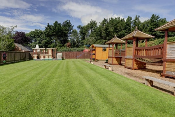 Park Farm Day Nursery, Pont Park