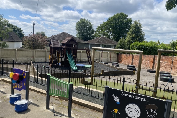 Little Lyndhurst GU15 3NE