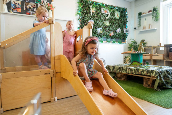 Kiddi Caru Day Nursery Northampton, Abington Park, 473 Wellingborough Road