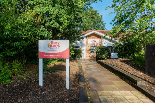 Busy Bees Burchetts Green, Hall Place