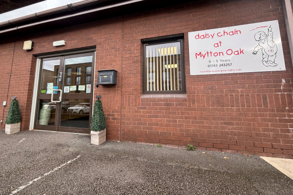 Daisy Chain at Mytton Oak, Mytton Oak Road