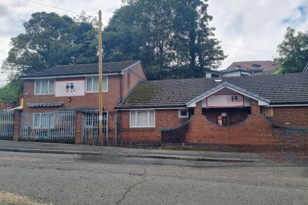 1st Safari - Genesis (Rochdale), 142 Manchester Road