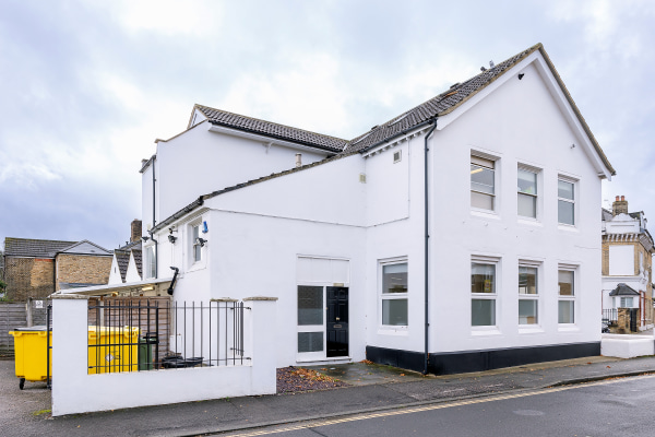 Busy Bees Teddington, Teddington, London