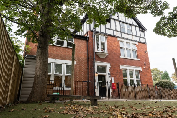 Partou Roundhay Day Nursery & Pre-School LS8 1HS