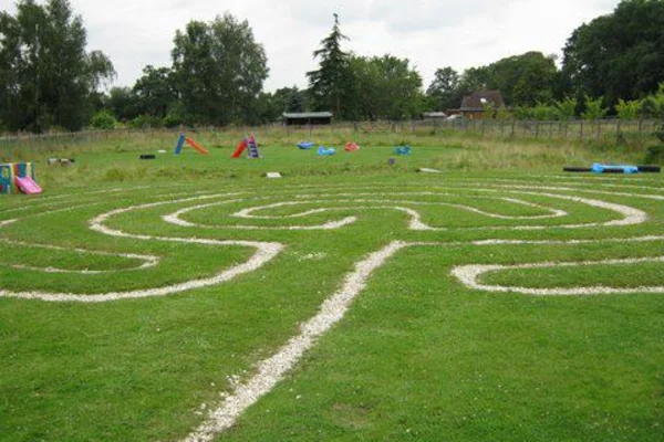 Round and Round the Gardens Childcare, Woking
