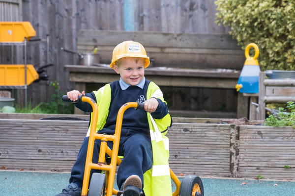 Halstead St Andrew's School GU21 4QW