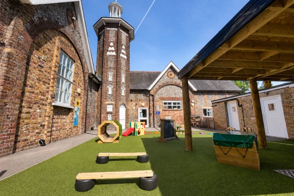 Flower Pots Day Nursery (Chaulden), Hemel Hempstead