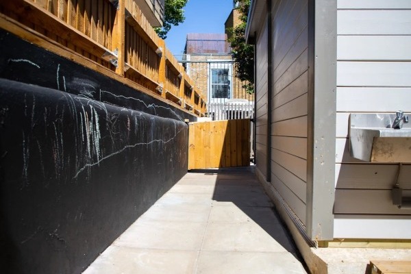 Le Jardin des Dyvrand, 45 Ashdown Crescent