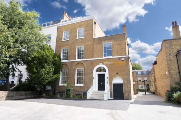 Fennies Clapham, Clapham Road, 373-377 Clapham Road