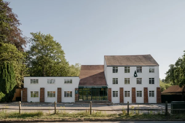 kinderzimmer Godalming, Godalming