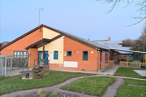 Acorn Day Nursery (Deanshanger), Deanshanger Memorial Community Ctr