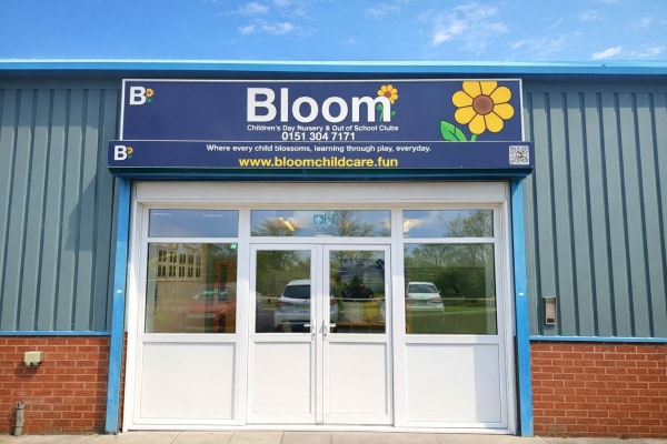 Bloom @ Aintree, 77 Long Lane