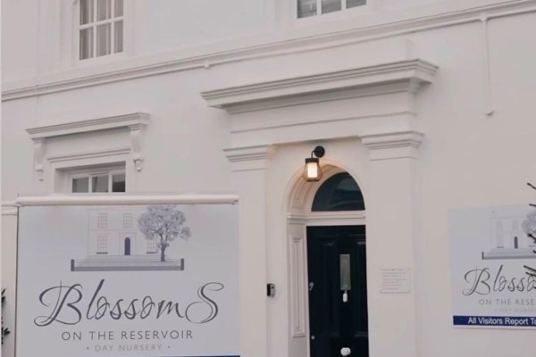 Blossoms on the Reservoir, 32 Reservoir Road