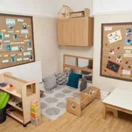 Holly Tree Montessori