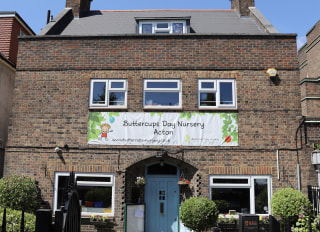 Buttercups at Acton, London, London