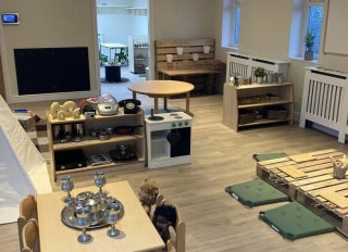 Shining Stars Day Nursery - Illingworth Road, Halifax, West Yorkshire