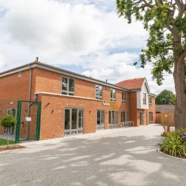 Fennies Oxted, Amy Road