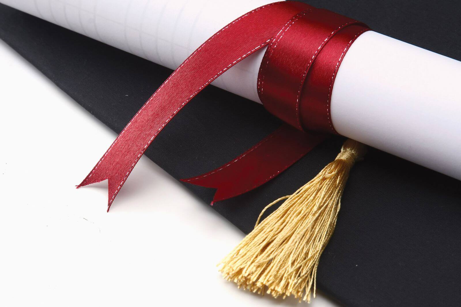 What qualifications do you need to work in a nursery?