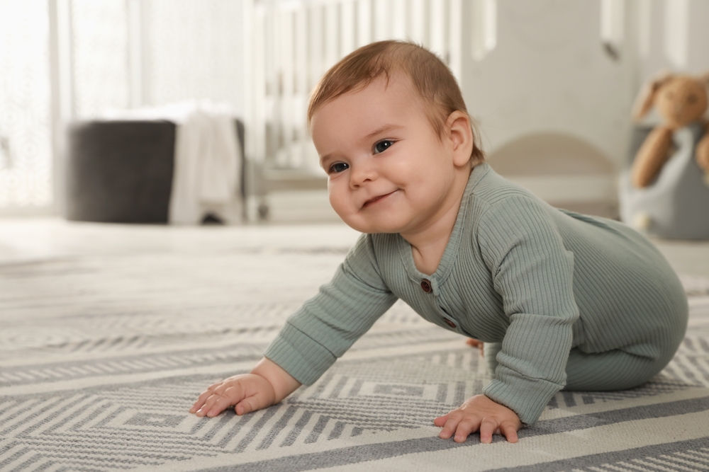 when do babies start crawling; when do babies crawl; what age do babies crawl, baby crawling age